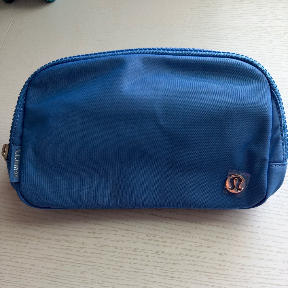 NWT Lululemon Everywhere Belt Bag 1L - Pool Party Blue